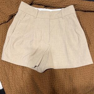 Aritzia - The Effortless Shorts